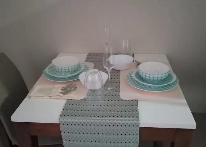 Elegant Urban In Taguig Apartment