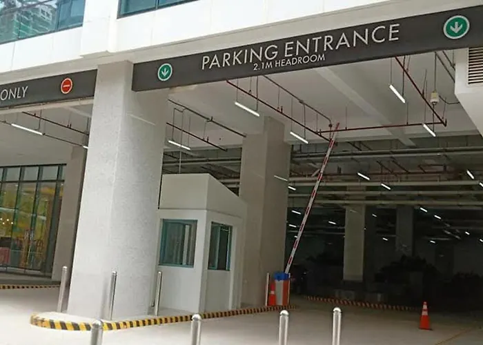 Elegant Urban In Taguig Apartment