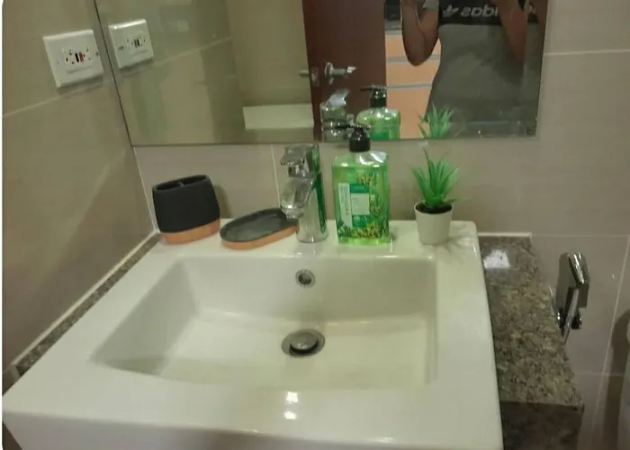 Elegant Urban In Taguig Apartment *