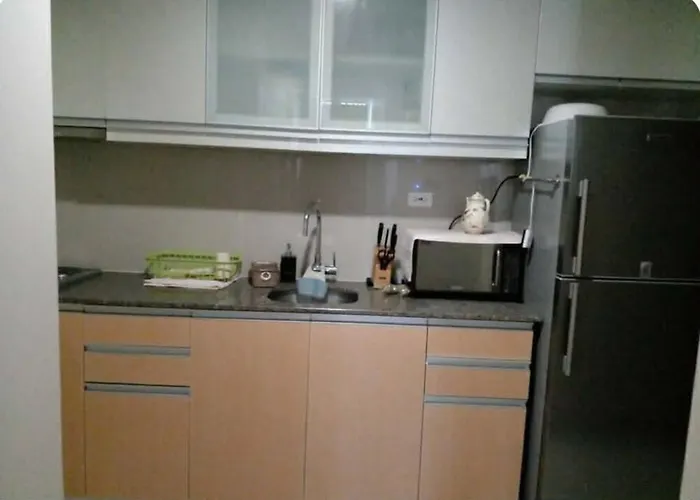Elegant Urban In Taguig Apartment